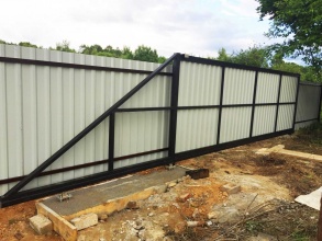 Откатные ворота с ручным управлением - пример 1 фото в Кулебаках