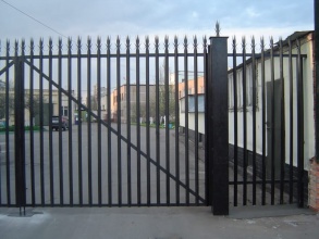 Сварные заборы с бетонированием столбов 12 метров фото в Кулебаках