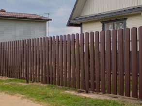 Забор из евроштакетника с забивными столбами 200 метров фото в Кулебаках