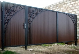 Распашные ворота из профнастила - пример 1 фото в Кулебаках