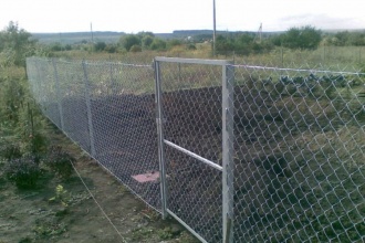 Забор из сетки рабицы в натяг с протяжкой арматуры 12 соток фото стоимость под ключ