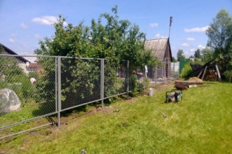 Забор из сетки рабицы в натяг секционный 80 метров фото в Кулебаках